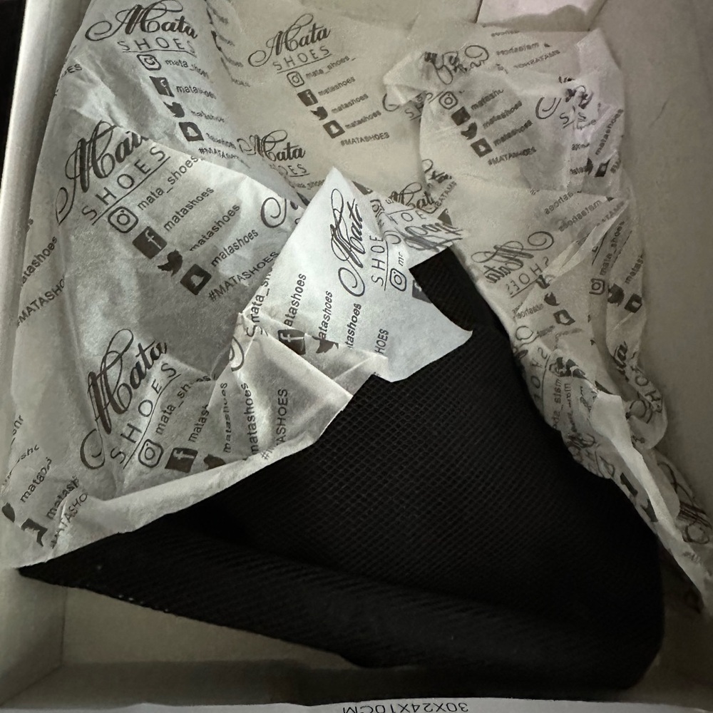 Mata Shoes Black Fishnet boots